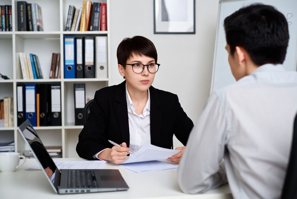 Why Al Hiqba Provides the Best Legal Translation Services in Dubai